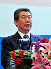 發言題目：轉變發展方式，加快產業升級